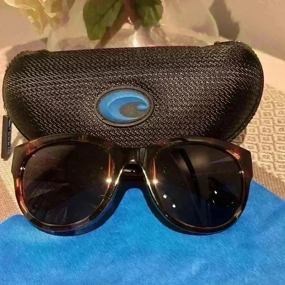 Costa Maya women’s sunglasses with case - Picture 6 of 8